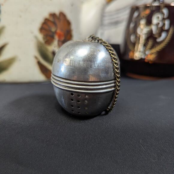 Vintage Tea Strainer for Vintage Kitchen Decor, Pre-Owned - Picture 2 of 5